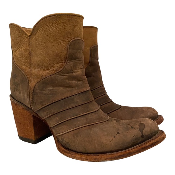 Circle G by Corral distressed boot. Boho style. Free spirit. Leather booties. - Picture 5 of 9